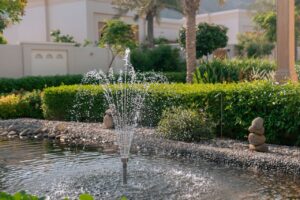 Fontaine de jardin : comment l&rsquo;intégrer pour une ambiance zen réussie